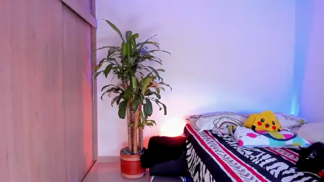 aldrinwhite online show from March 28, 7:03 pm