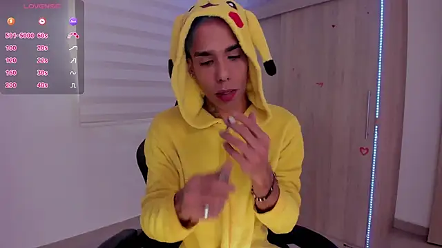 aldrinwhite online show from March 12, 3:29 pm