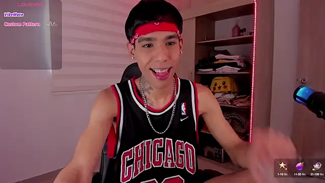 aldrinwhite online show from February 1, 2:45 pm