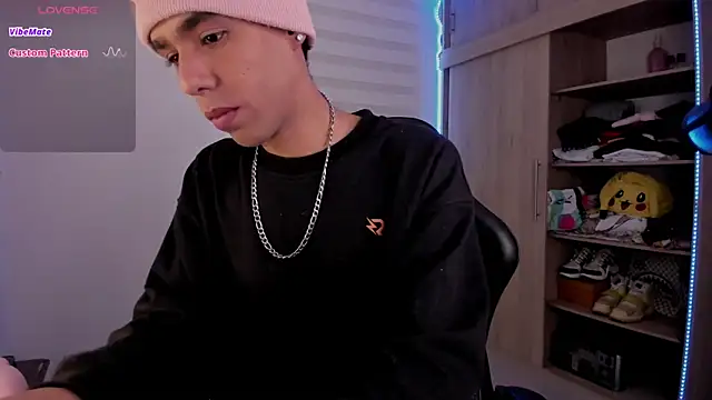 aldrinwhite online show from February 5, 1:00 pm