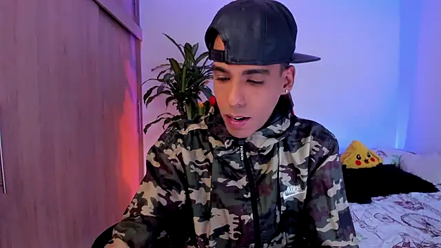 aldrinwhite online show from March 15, 6:36 pm