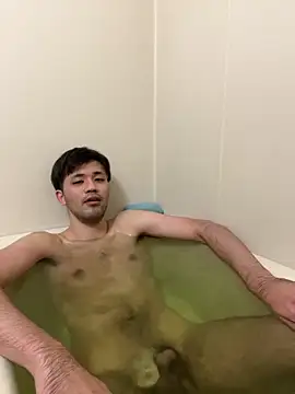 Snapshot of ryusei18570 chatting on January 26, 10:45 am ryusei18570 online show from January 26, 10:45 am