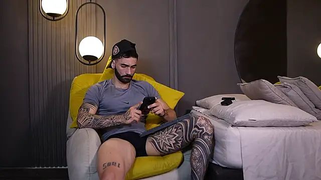 Austin bolt online show from April 18, 2:46 am