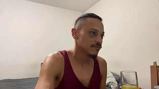 Snapshot of villanocat chatting on December 14, 4:12 am villanocat online show from December 14, 4:12 am