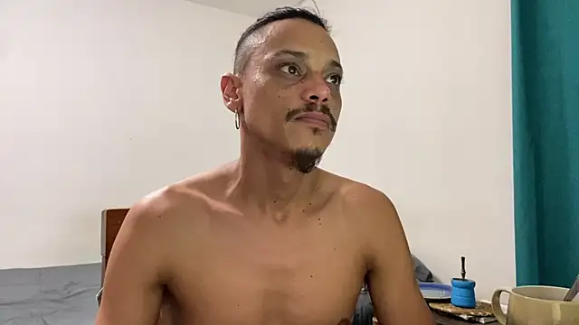 Snapshot of villanocat chatting on December 16, 3:19 am villanocat online show from December 16, 3:19 am