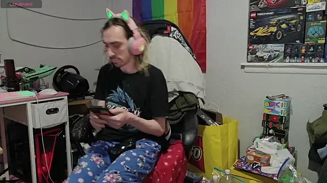 tallnerdyguy online show from April 18, 2:46 am