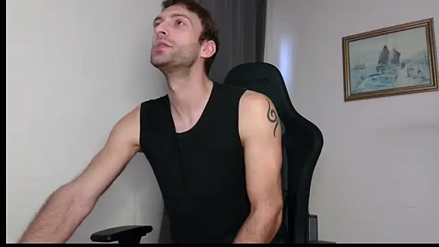 Snapshot of Ian_997 chatting on October 12, 6:18 am Ian 997 online show from October 12, 6:18 am