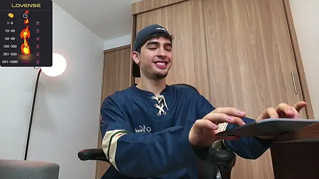 Snapshot of zenn_rush1 chatting on December 30, 12:09 pm zenn rush1 online show from December 30, 12:09 pm