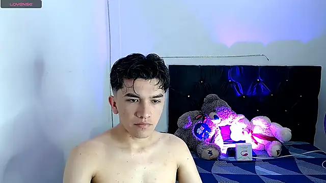 Snapshot of benji_hoter chatting on October 21, 10:56 pm benji hoter online show from October 21, 10:56 pm