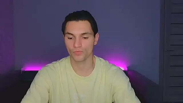 denlover1 online show from February 18, 1:09 pm