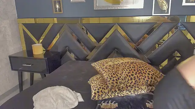 Crissh R online show from March 3, 9:12 pm