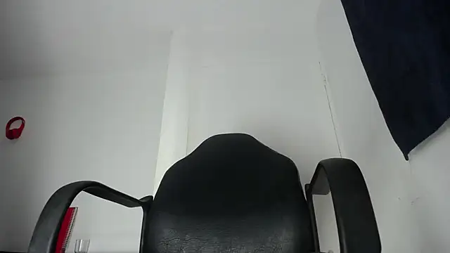 Snapshot of GilberMxx chatting on February 18, 5:09 am GilberMxx online show from February 18, 5:09 am