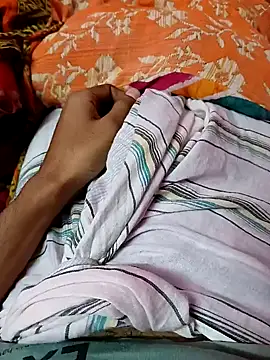 Snapshot of riyajfuckboy chatting on February 6, 3:41 pm riyajfuckboy online show from February 6, 3:41 pm