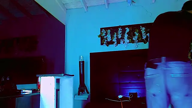 HannibalLester online show from March 27, 3:54 am