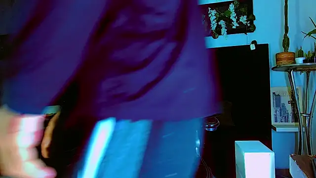 HannibalLester online show from March 13, 4:09 am