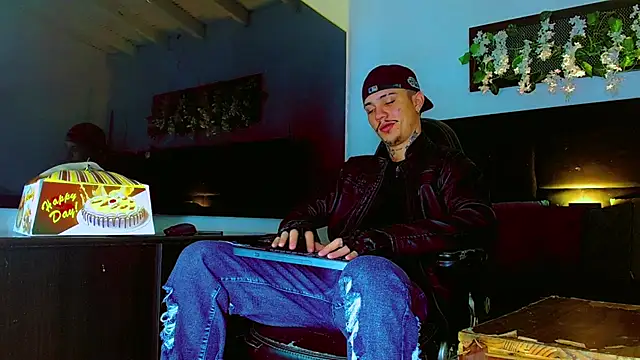 HannibalLester online show from April 18, 3:30 am