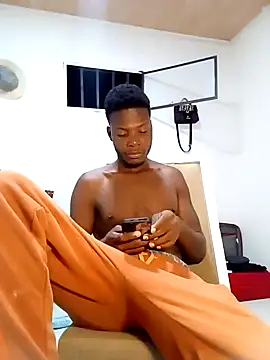 DalianHR33 online show from December 14, 3:40 am