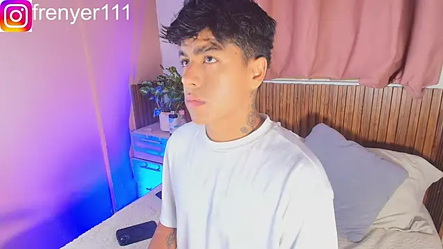 kiing azahell online show from April 12, 2:04 am