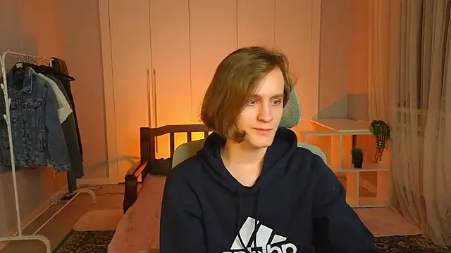 nikompell online show from March 10, 8:45 pm