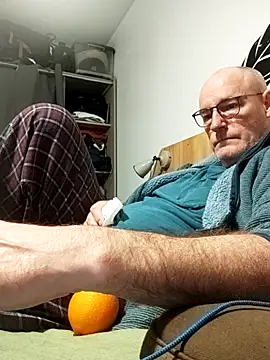 bogland33 online show from February 4, 7:31 pm