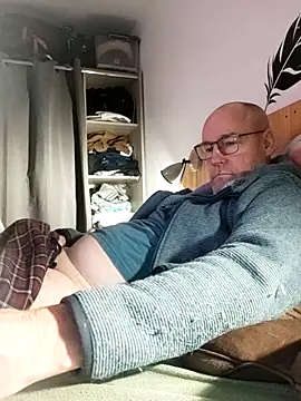 bogland33 online show from February 5, 7:32 pm