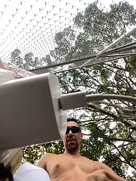 Snapshot of dantedesirexx chatting on February 18, 10:25 pm dantedesirexx online show from February 18, 10:25 pm