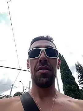 Snapshot of dantedesirexx chatting on March 3, 6:50 pm dantedesirexx online show from March 3, 6:50 pm