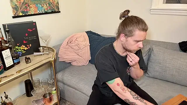 Snapshot of DaddydayDrinkzz chatting on December 5, 7:05 am DaddydayDrinkzz online show from December 5, 7:05 am