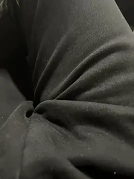 daubine46 online show from April 1, 1:41 pm