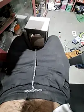 Snapshot of dickerdaddy25 chatting on January 17, 9:49 am dickerdaddy25 online show from January 17, 9:49 am