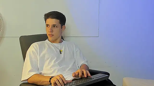 Adan rivas  online show from December 26, 10:20 pm