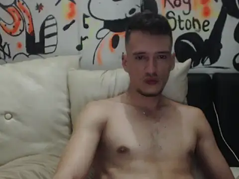 roystonee01 online show from October 29, 9:34 am