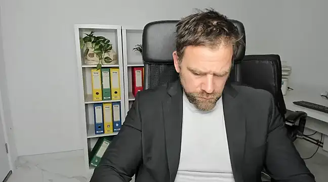 John-E-Dough online show from December 18, 3:58 am