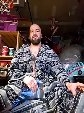 Beardedtattood online show from December 18, 7:08 pm