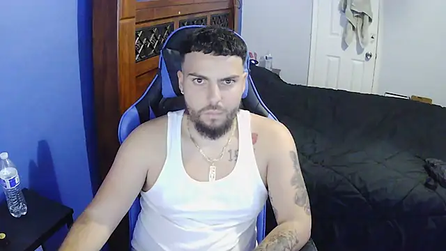 Snapshot of MasterKvn chatting on February 24, 8:49 am MasterKvn online show from February 24, 8:49 am