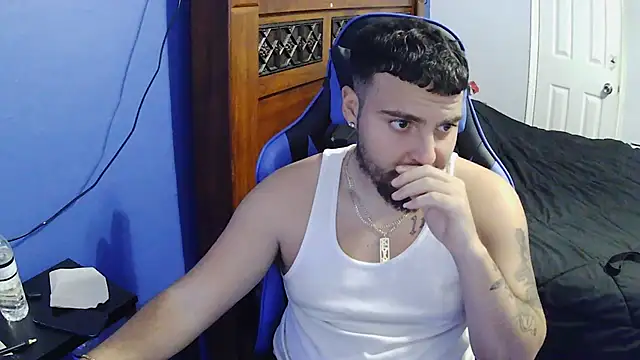 Snapshot of MasterKvn chatting on February 7, 5:52 am MasterKvn online show from February 7, 5:52 am