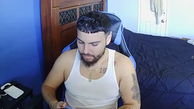 Snapshot of MasterKvn chatting on March 11, 6:41 pm MasterKvn online show from March 11, 6:41 pm