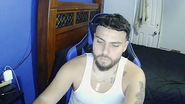 Snapshot of MasterKvn chatting on January 24, 5:53 am MasterKvn online show from January 24, 5:53 am