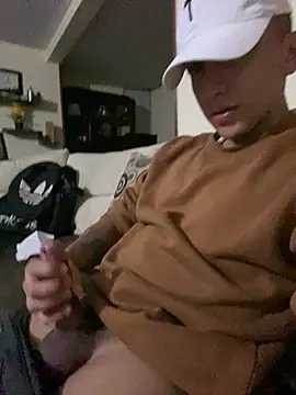 kmilo2405 online show from March 11, 6:20 am