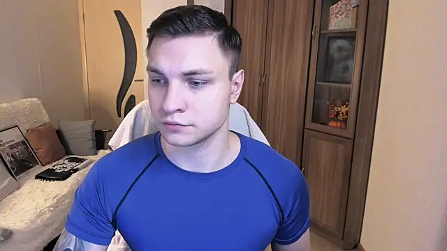 handsome guy01 online show from September 27, 7:23 pm