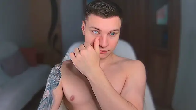 handsome guy01 online show from February 19, 1:40 am