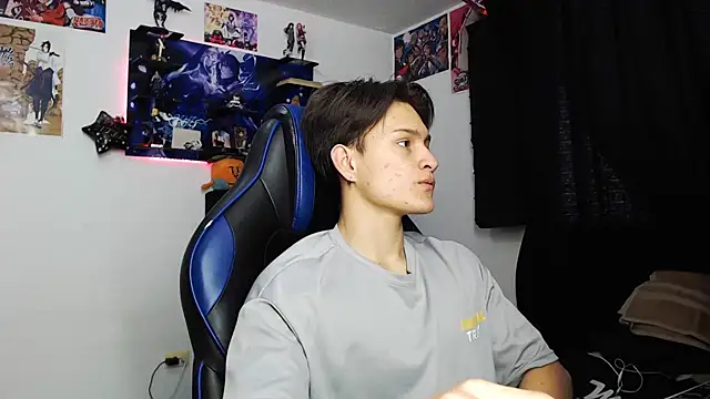 Snapshot of sr_jaeger chatting on October 21, 1:25 pm sr jaeger online show from October 21, 1:25 pm