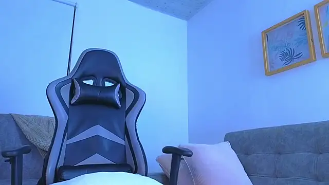 estebandelouis online show from April 8, 12:58 pm