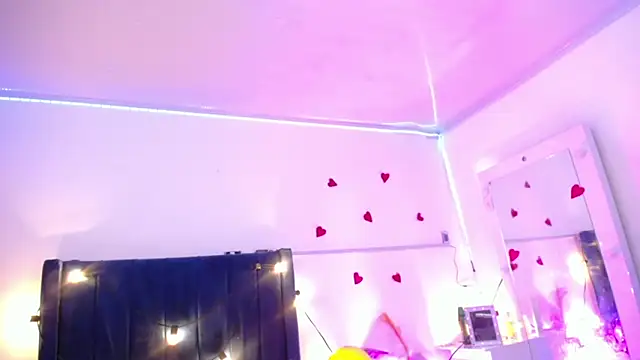 CamiloDoumit online show from February 15, 9:06 pm