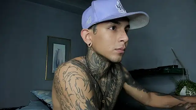 Travistanner 28 online show from February 9, 12:32 pm