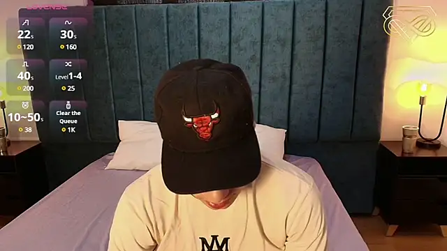 Amadeo Wild online show from December 31, 3:42 pm