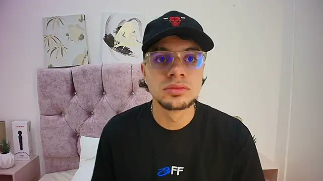 Amadeo Wild online show from February 6, 12:16 pm