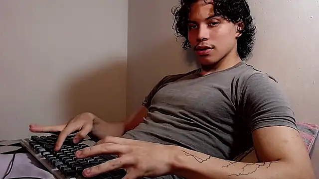 lax777  online show from April 20, 5:32 am