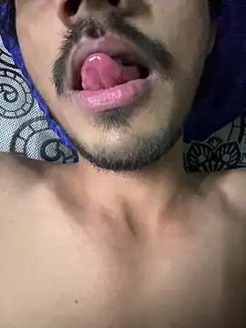 Snapshot of Privateseducer chatting on March 23, 5:32 am Privateseducer online show from March 23, 5:32 am