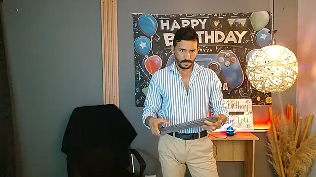 Reiko 85  online show from April 16, 8:09 pm